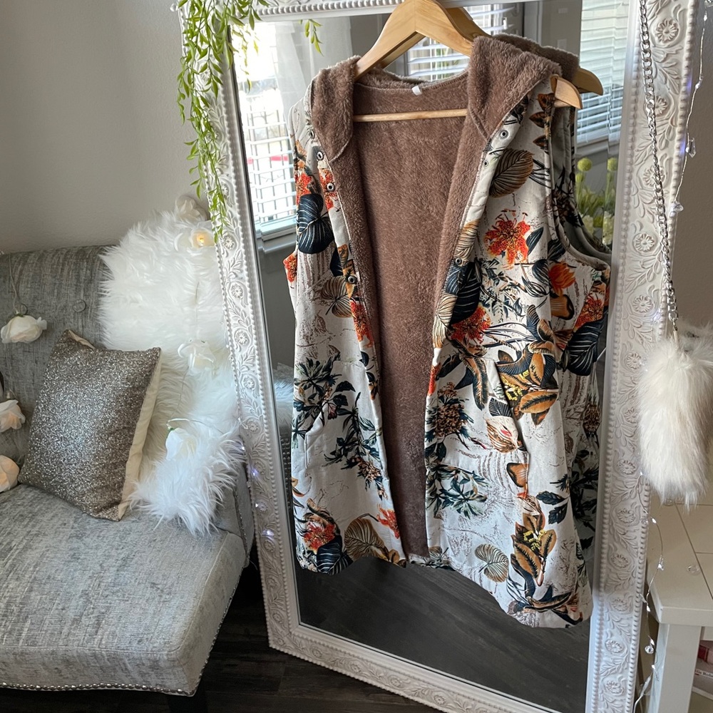 Sleeveless Floral Hooded Vest NWOT